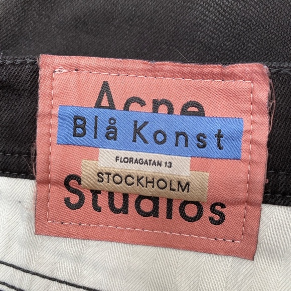 Acne Studios - Blå Konst Floragatan 13 Jeans in North Stay Black - Picture 5 of 8